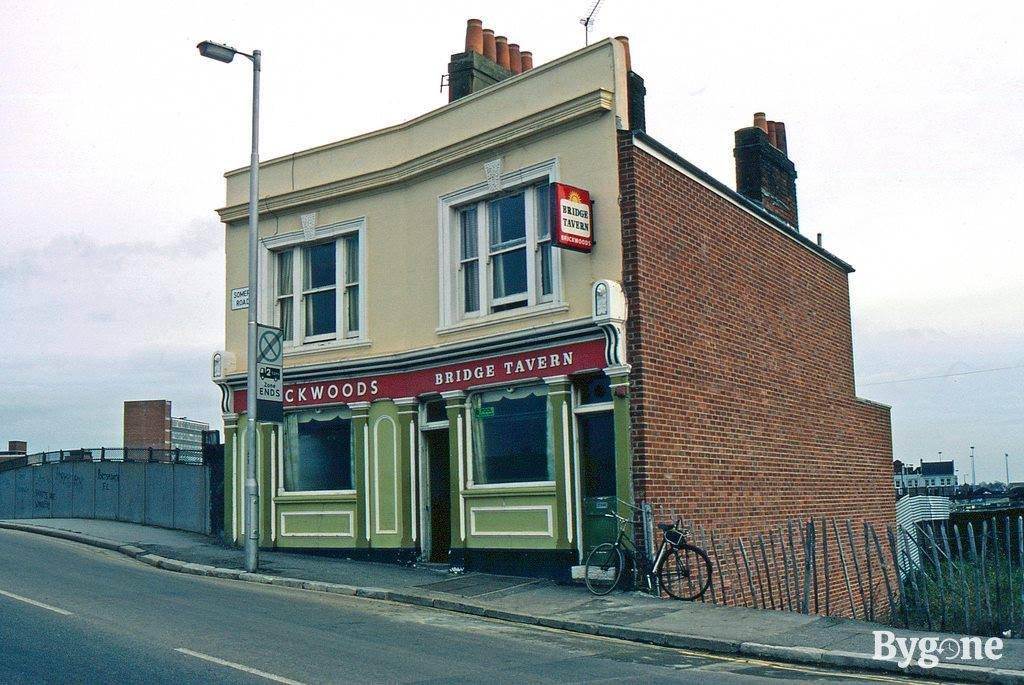 Bridge Tavern, Somers Rd