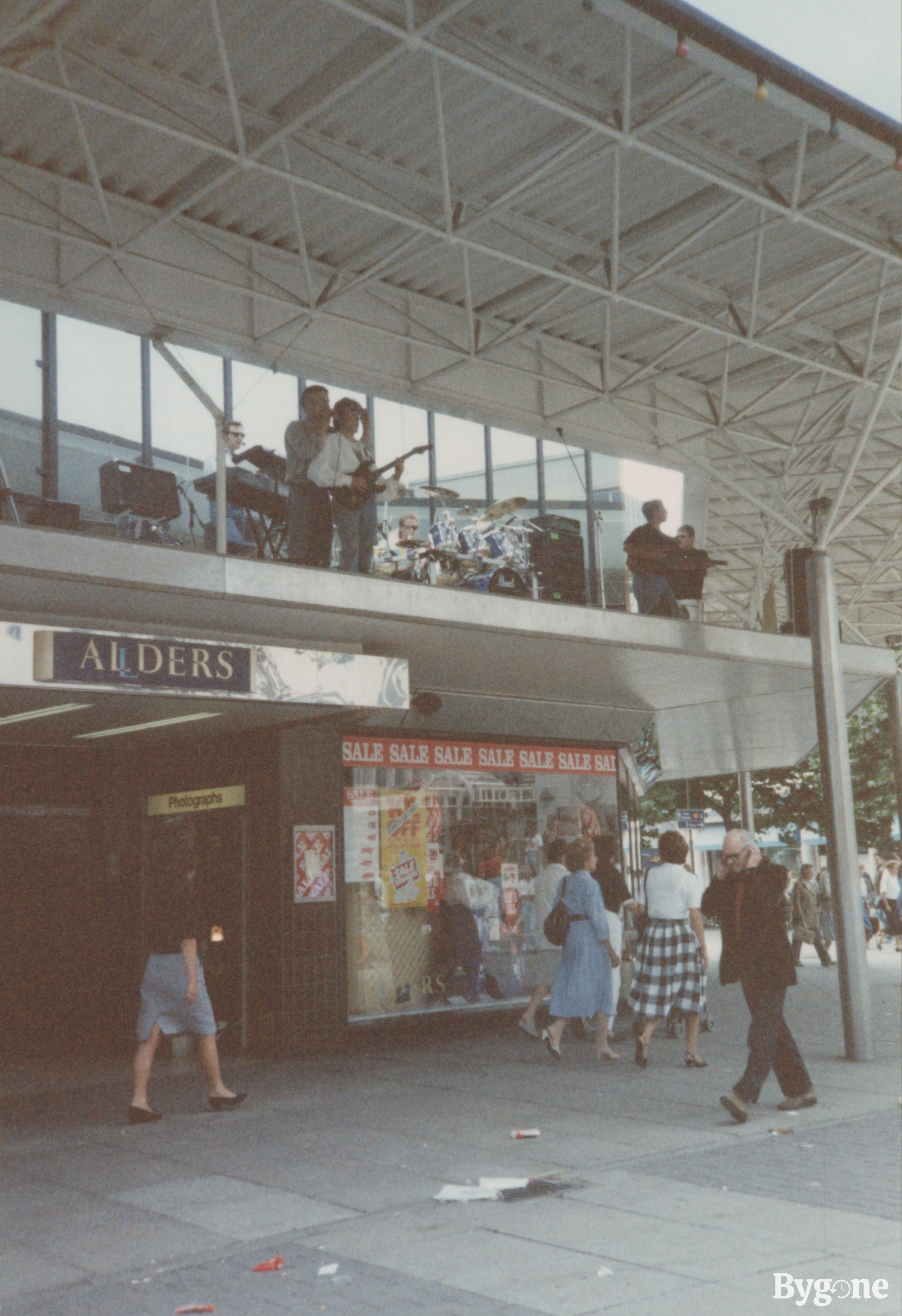 Commercial Road 1989 - Band playing on top of Allders