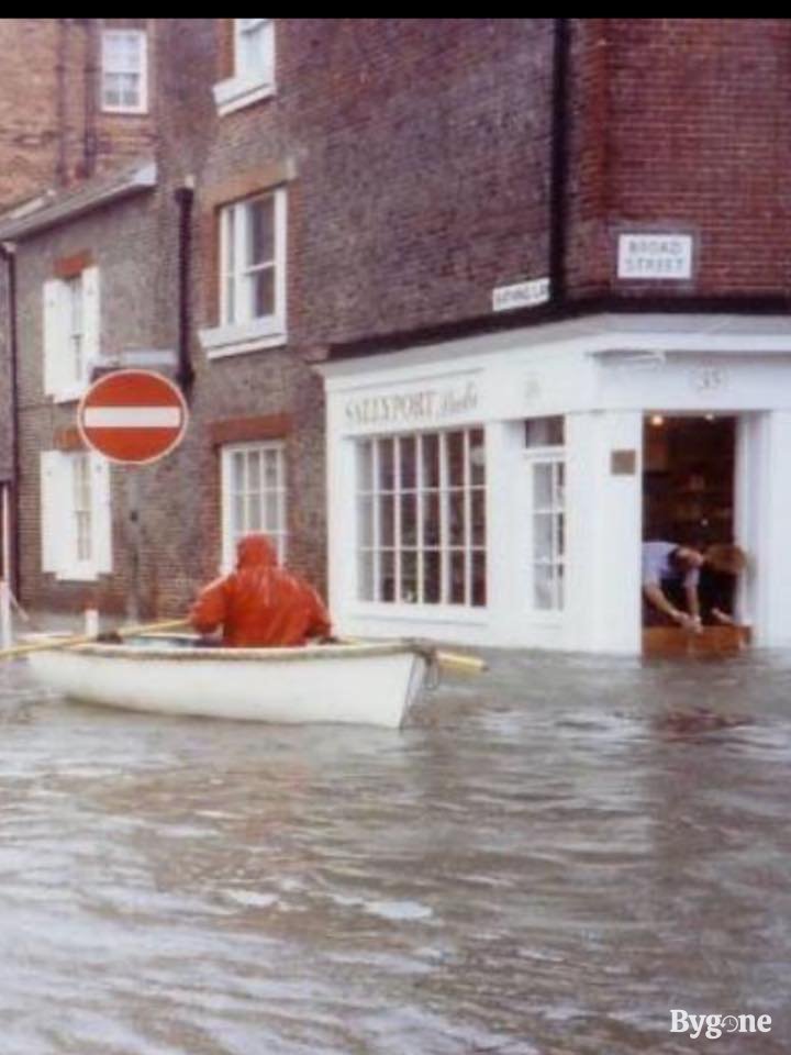 Flooding at Old Portsmouth, Dec 1989