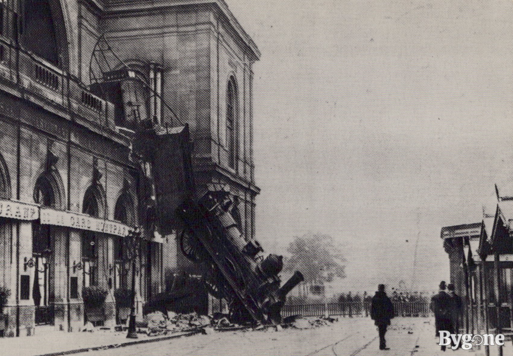 Montparnasse train derailment