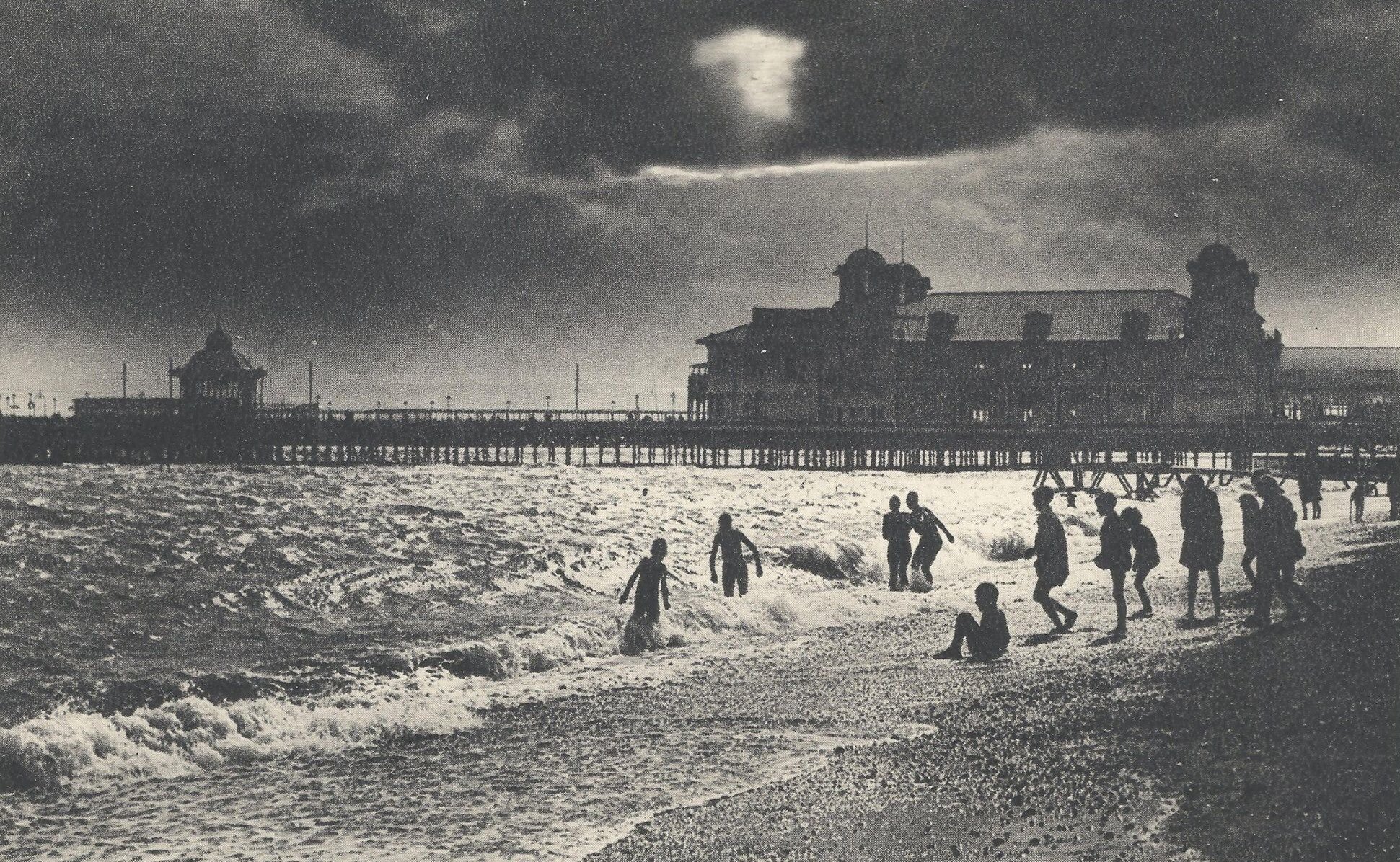 Southsea moonlight (cropped)