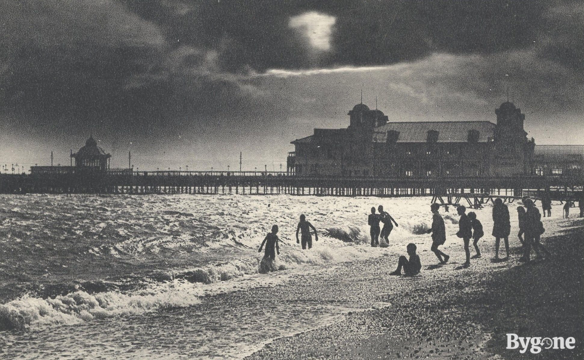 Southsea moonlight (cropped)