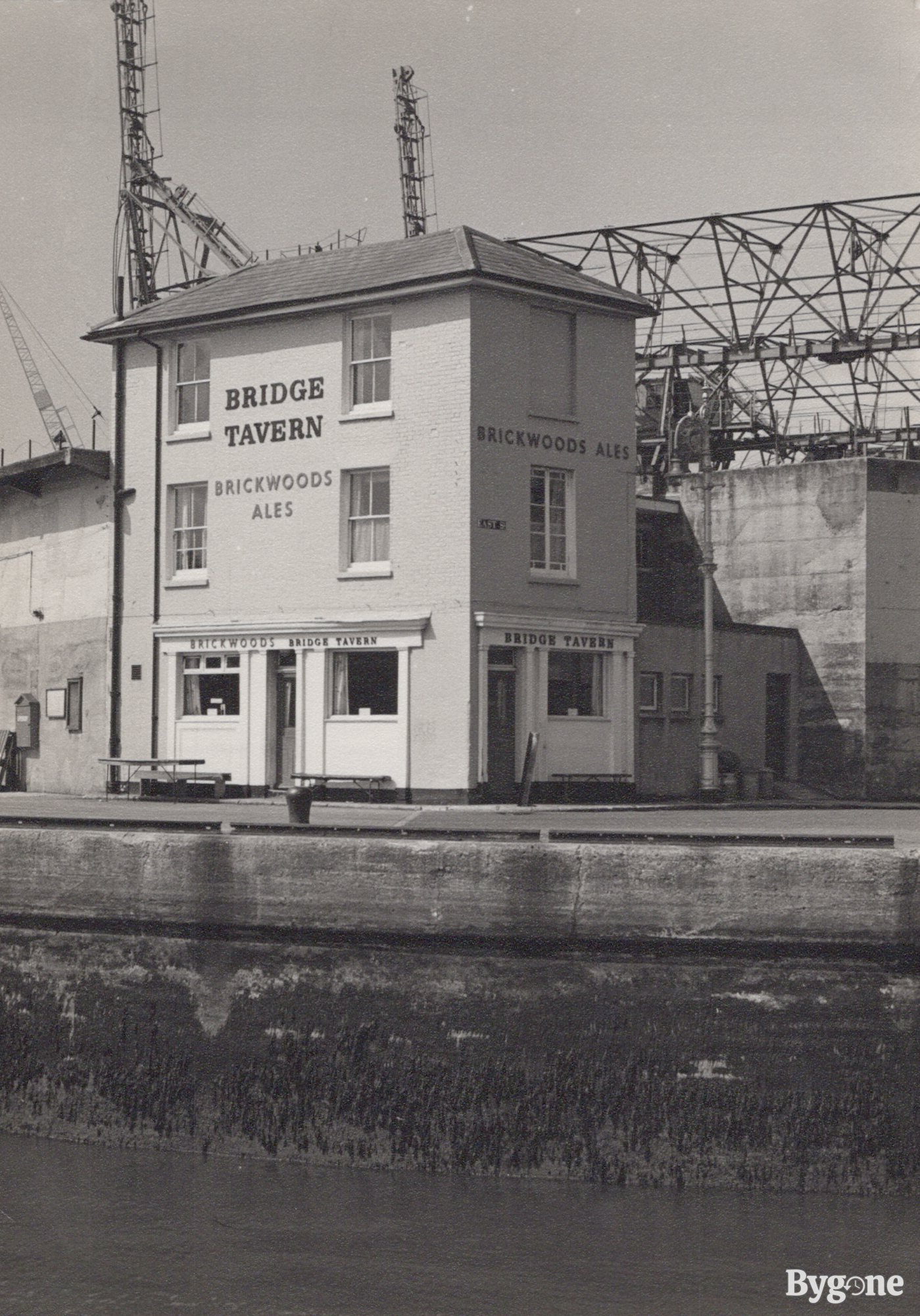 The Bridge Tavern, Portsmouth, 1968