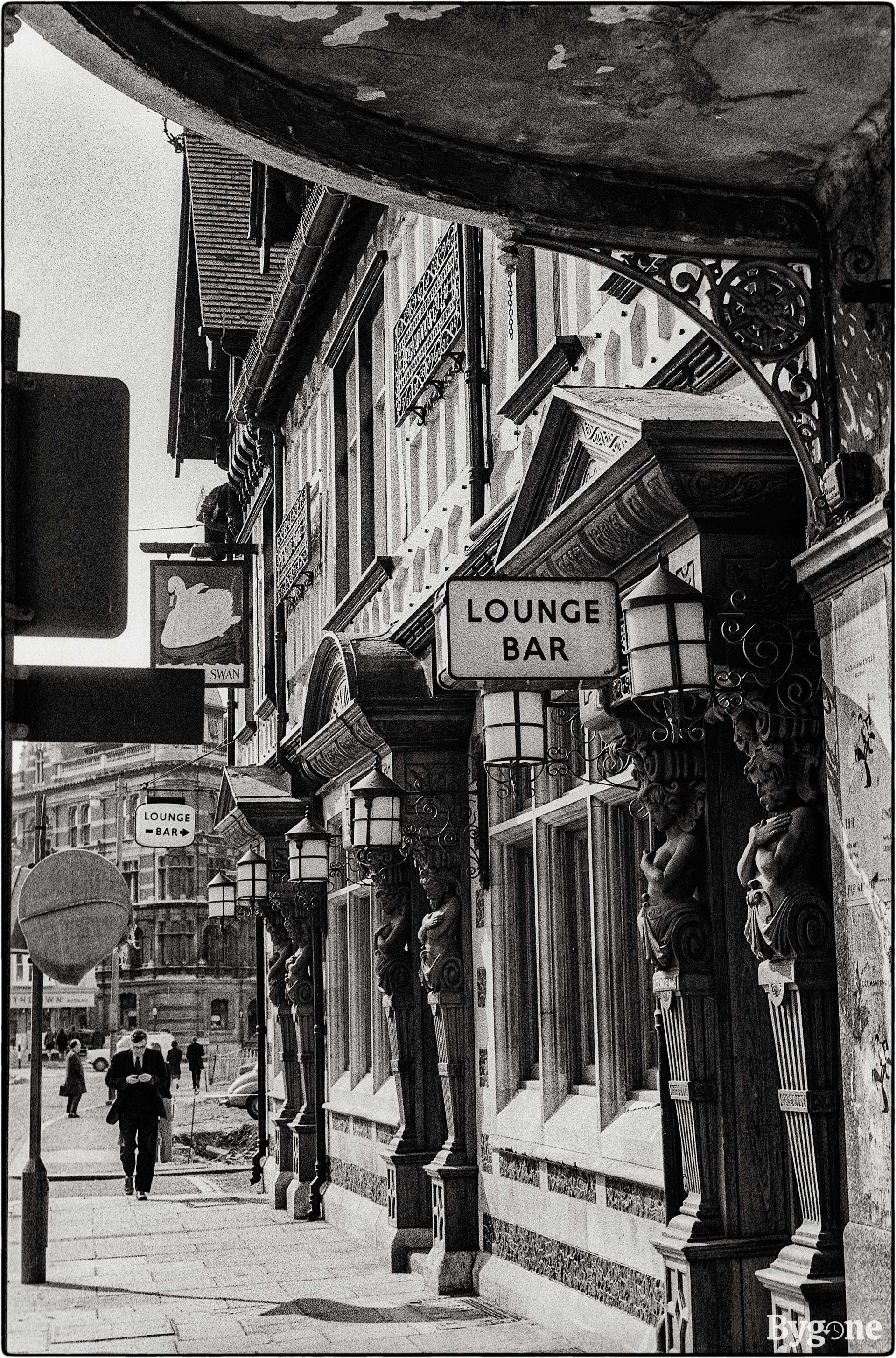 The White Swan Pub, Guildhall Walk
