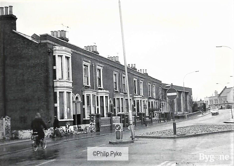 Victoria Road North, 70s