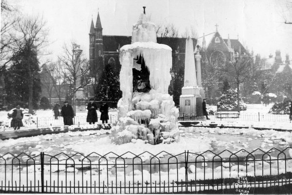 Frozen Fountain - Victoria Park