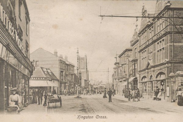 Kingston Cross, Kingston Crescent
