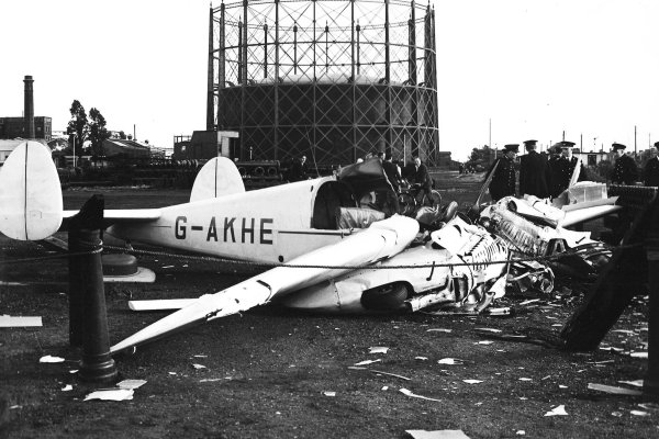 Aeroplane crash at Hilsea Gasworks. July 22, 1953