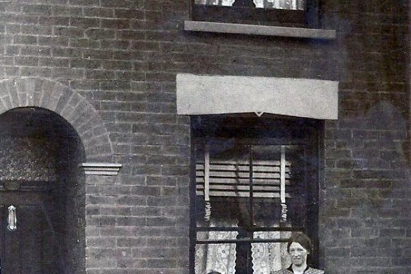 Joyce Drew + Mother outside 210 Newcombe Road, Fratton
