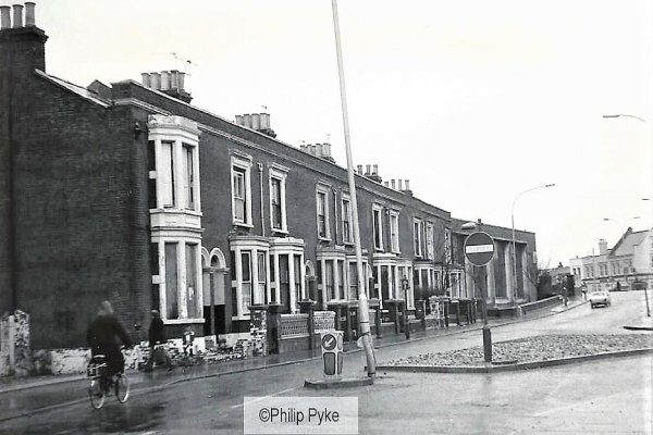 Victoria Road North, 70s