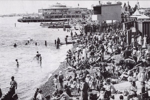 Clarence Beach, 1935