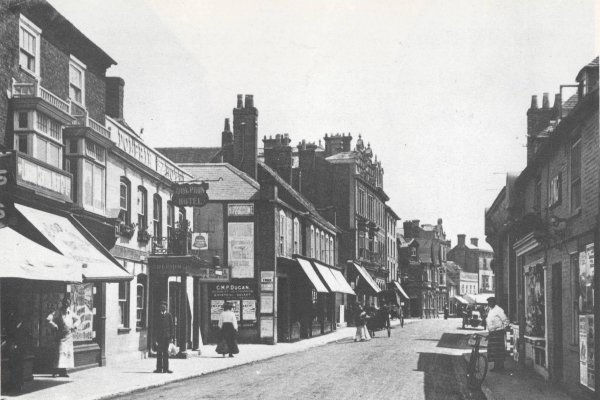 Havant, West Street, looking East. Circa early 1900s.