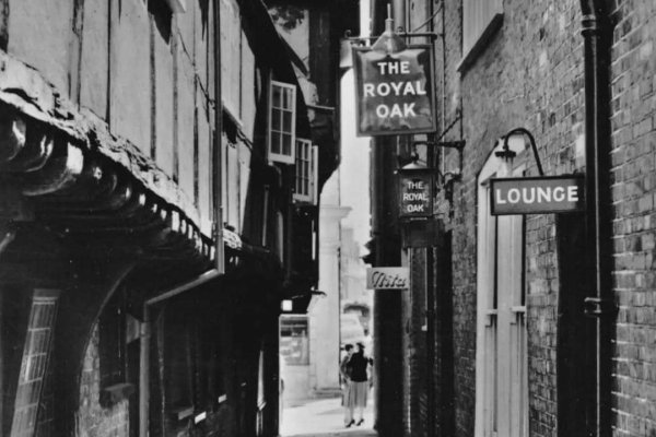 The Royal Oak Passage, Winchester