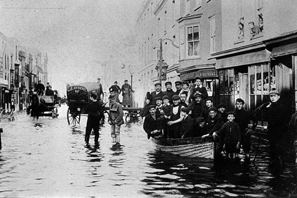 Broad Street Flooding, Old Portsmouth, 1905