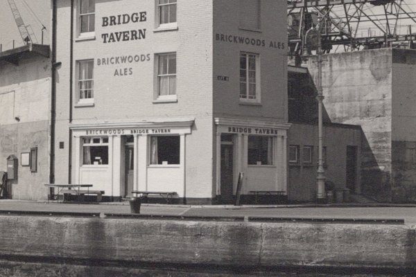 The Bridge Tavern, Portsmouth, 1968