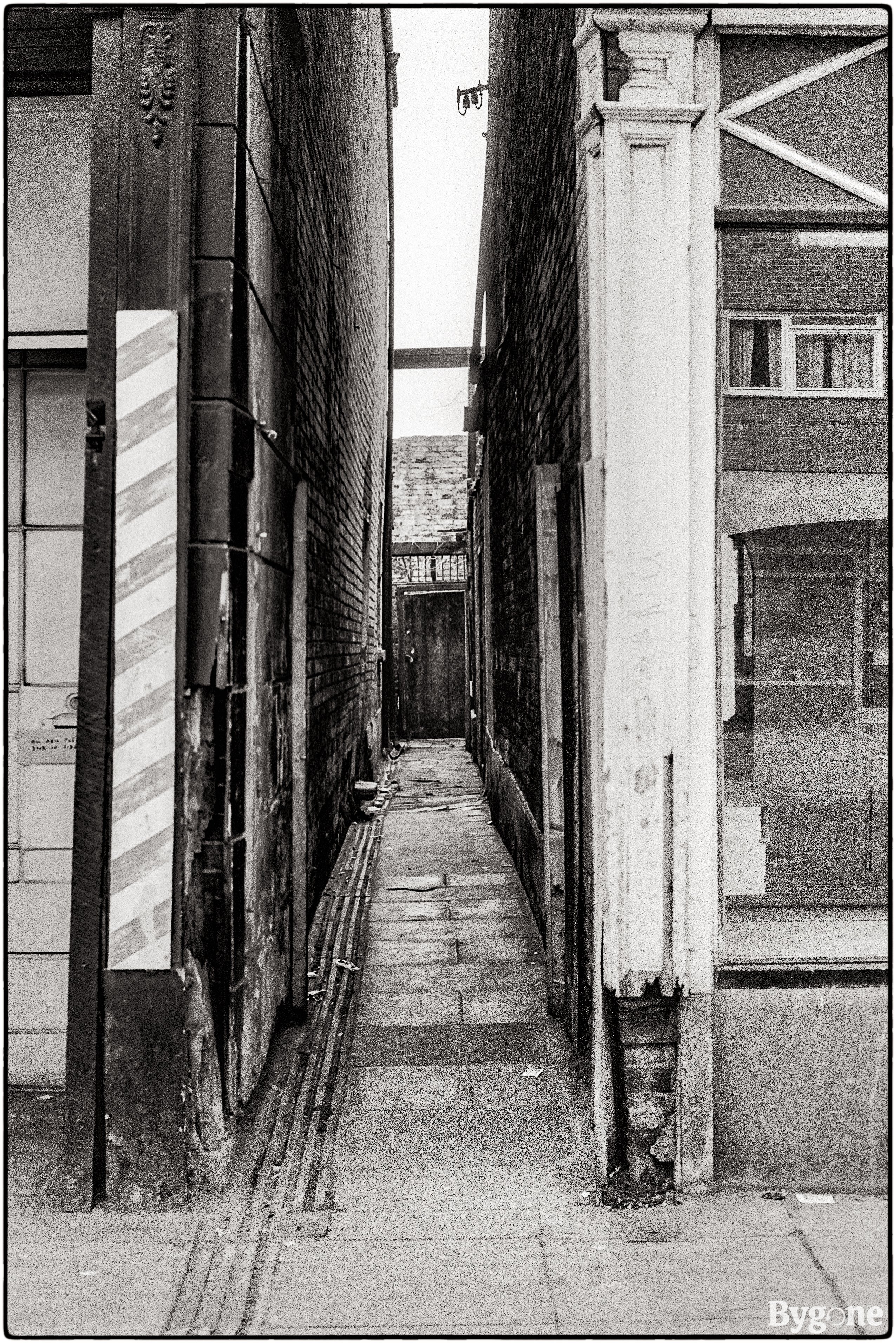 Alley between 60 & 61 Queen Street, Portsmouth